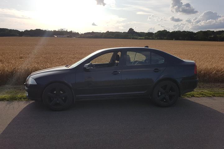 Sort Skoda Octavia fra 2005
