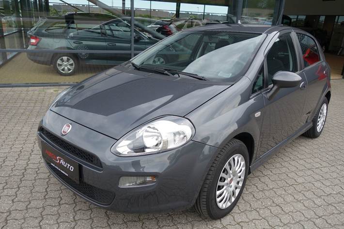 Grå Fiat Punto fra 2015