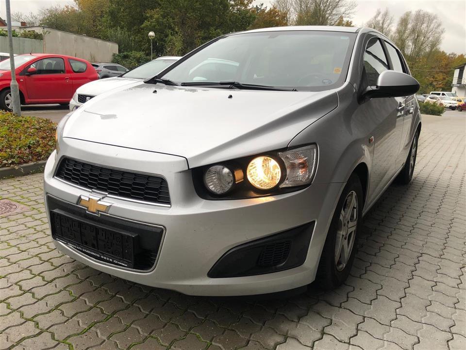 Grå Chevrolet Aveo fra 2014