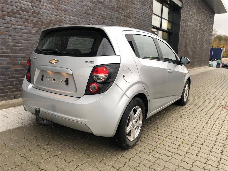 Grå Chevrolet Aveo fra 2014