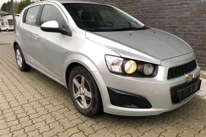 Grå Chevrolet Aveo fra 2014
