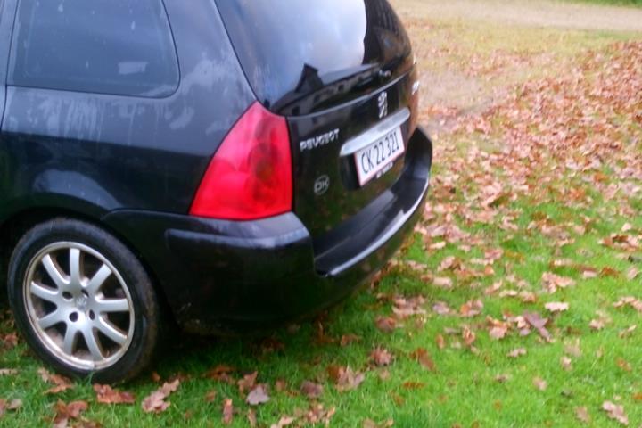 Sort Peugeot 307 fra 2003