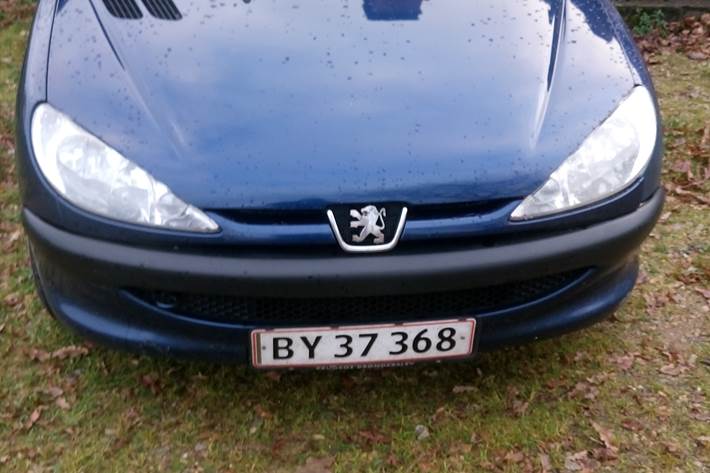 Blå Peugeot 206 fra 2006