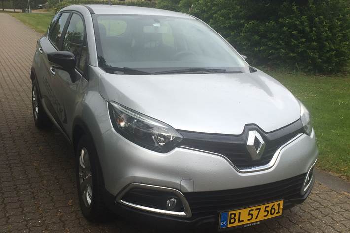Sølv Renault Captur fra 2015