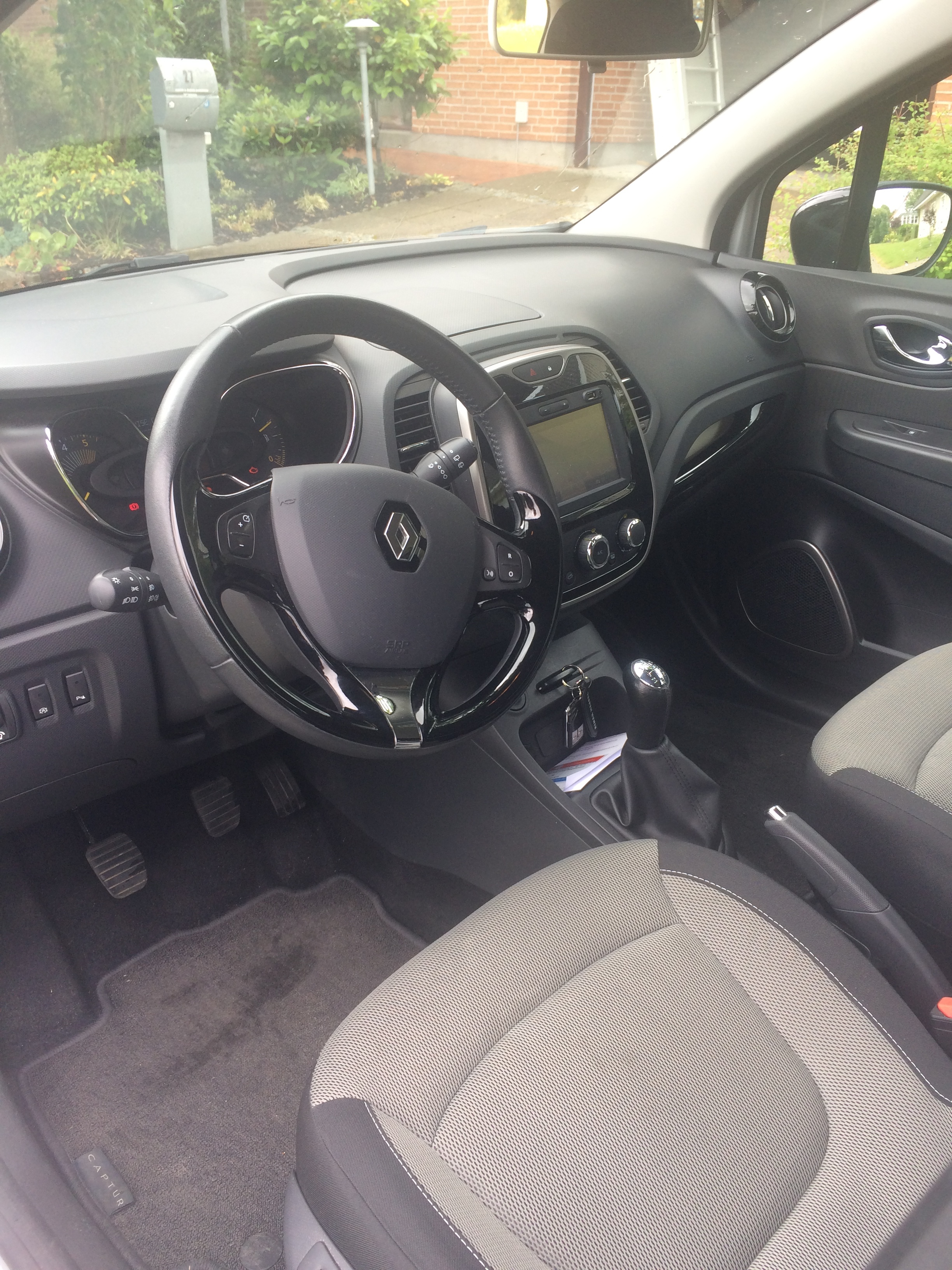 Sølv Renault Captur fra 2015