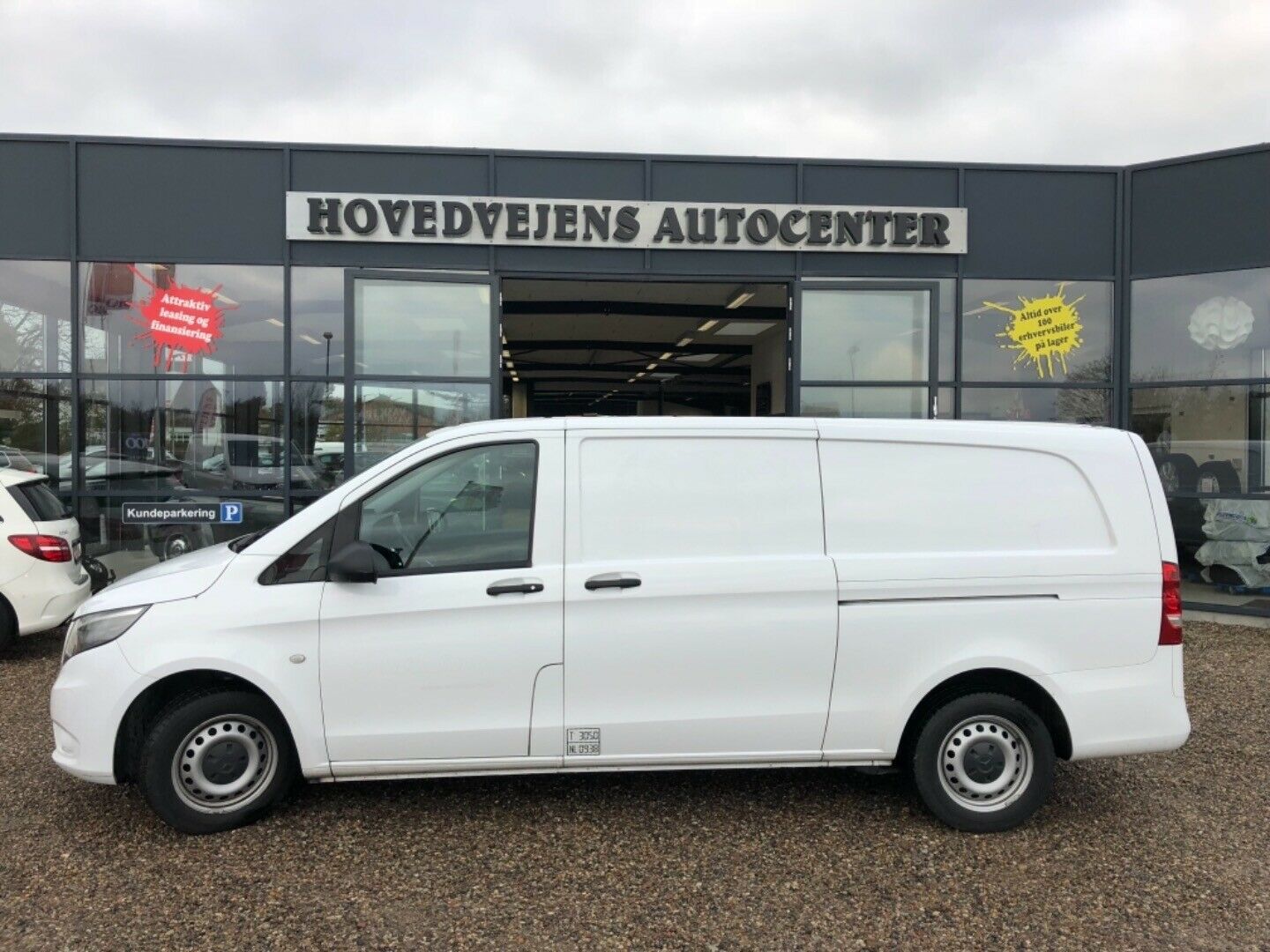 Hvid Mercedes Vito 114 fra 2016