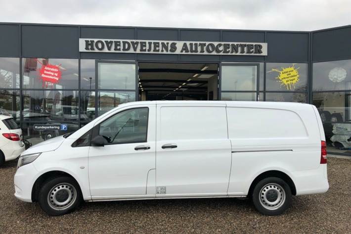 Hvid Mercedes Vito 114 fra 2016