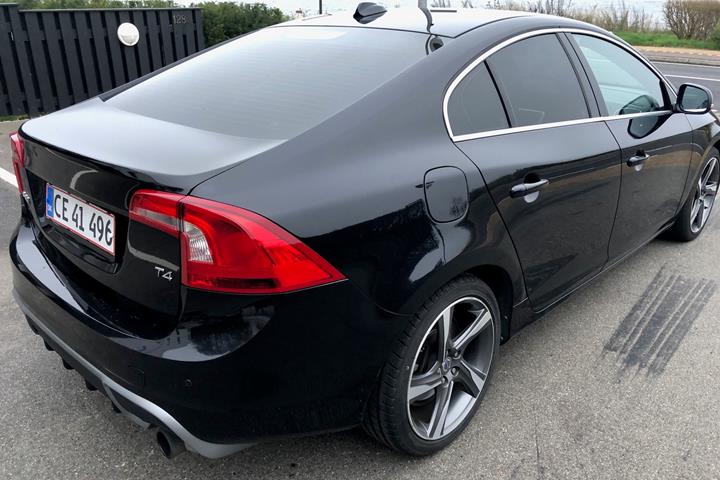 Sort Volvo S60 fra 2011