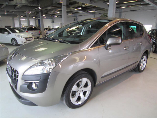 Beige Peugeot 3008 fra 2010
