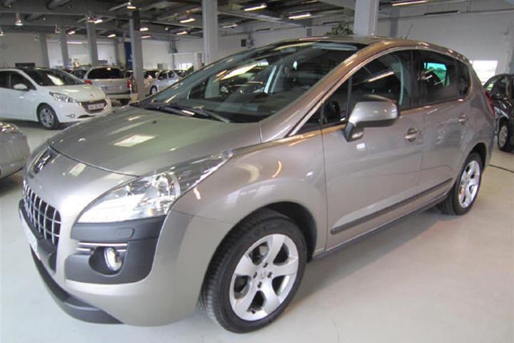 Beige Peugeot 3008 fra 2010