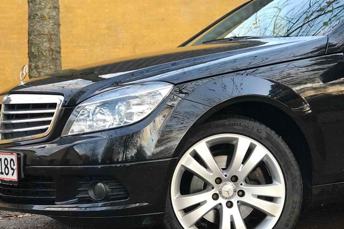 Sort Mercedes 200 fra 2009