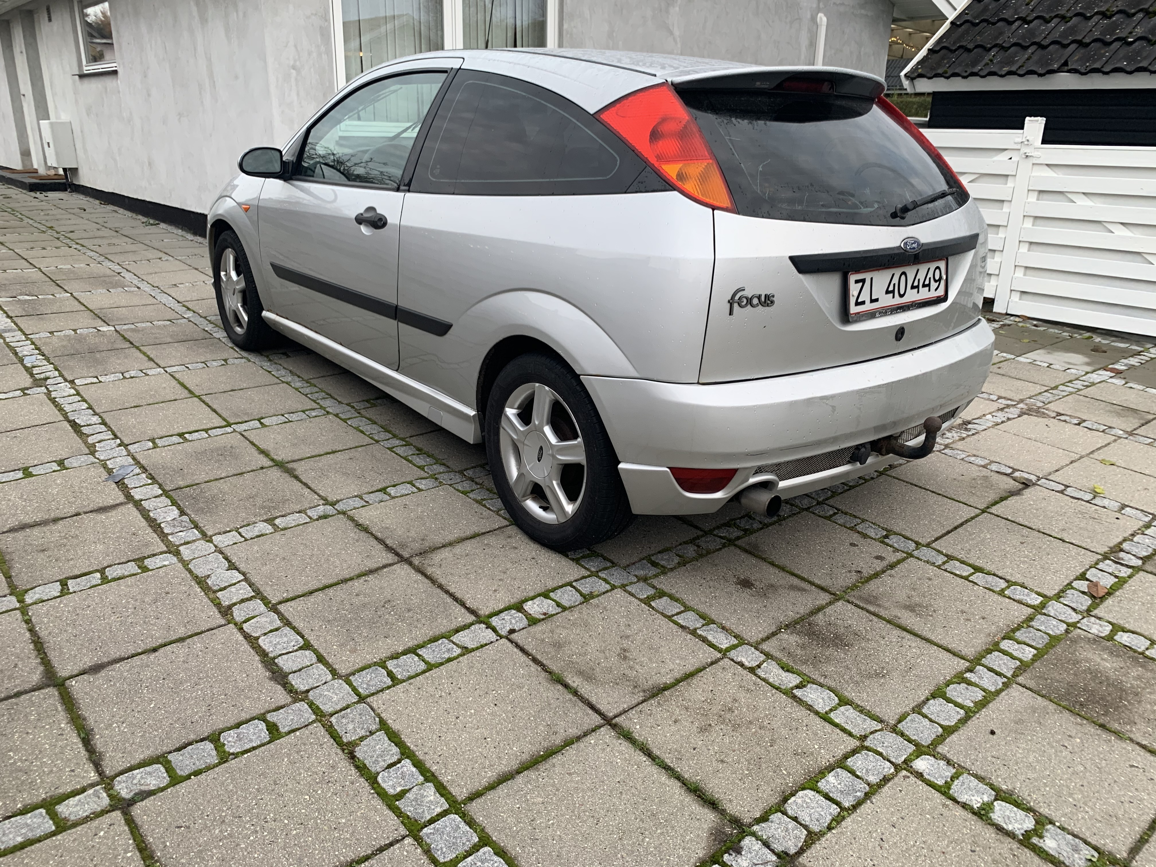 Sølv Ford Focus fra 2001