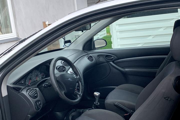 Sølv Ford Focus fra 2001