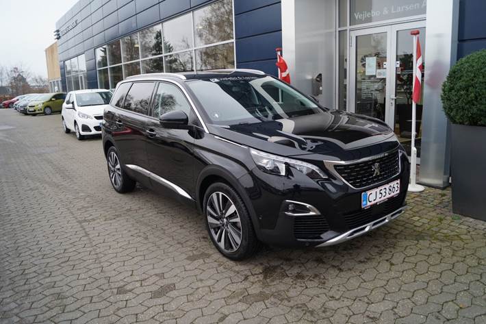 Grå Peugeot 5008 fra 2019