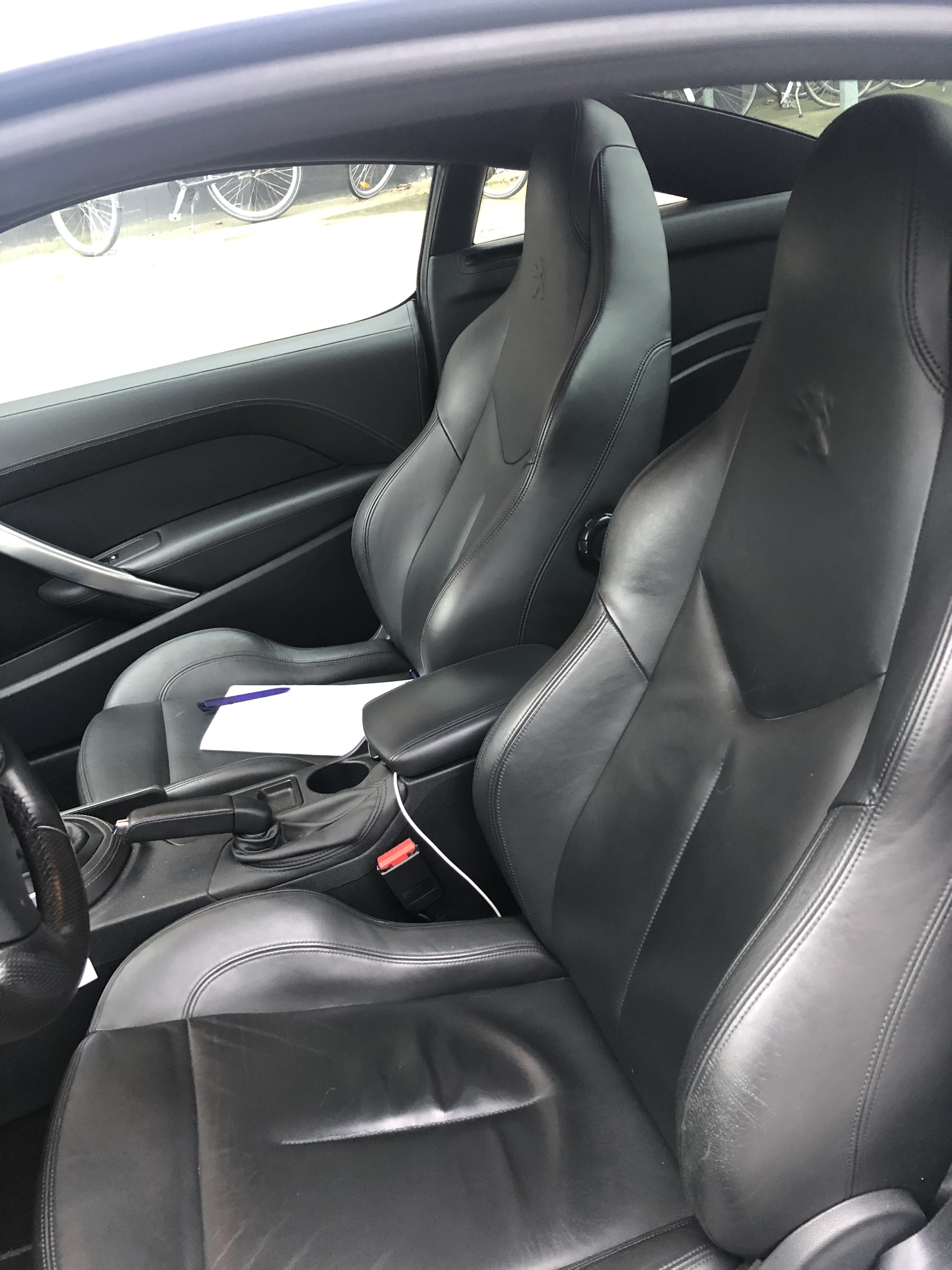 Hvid Peugeot RCZ fra 2011