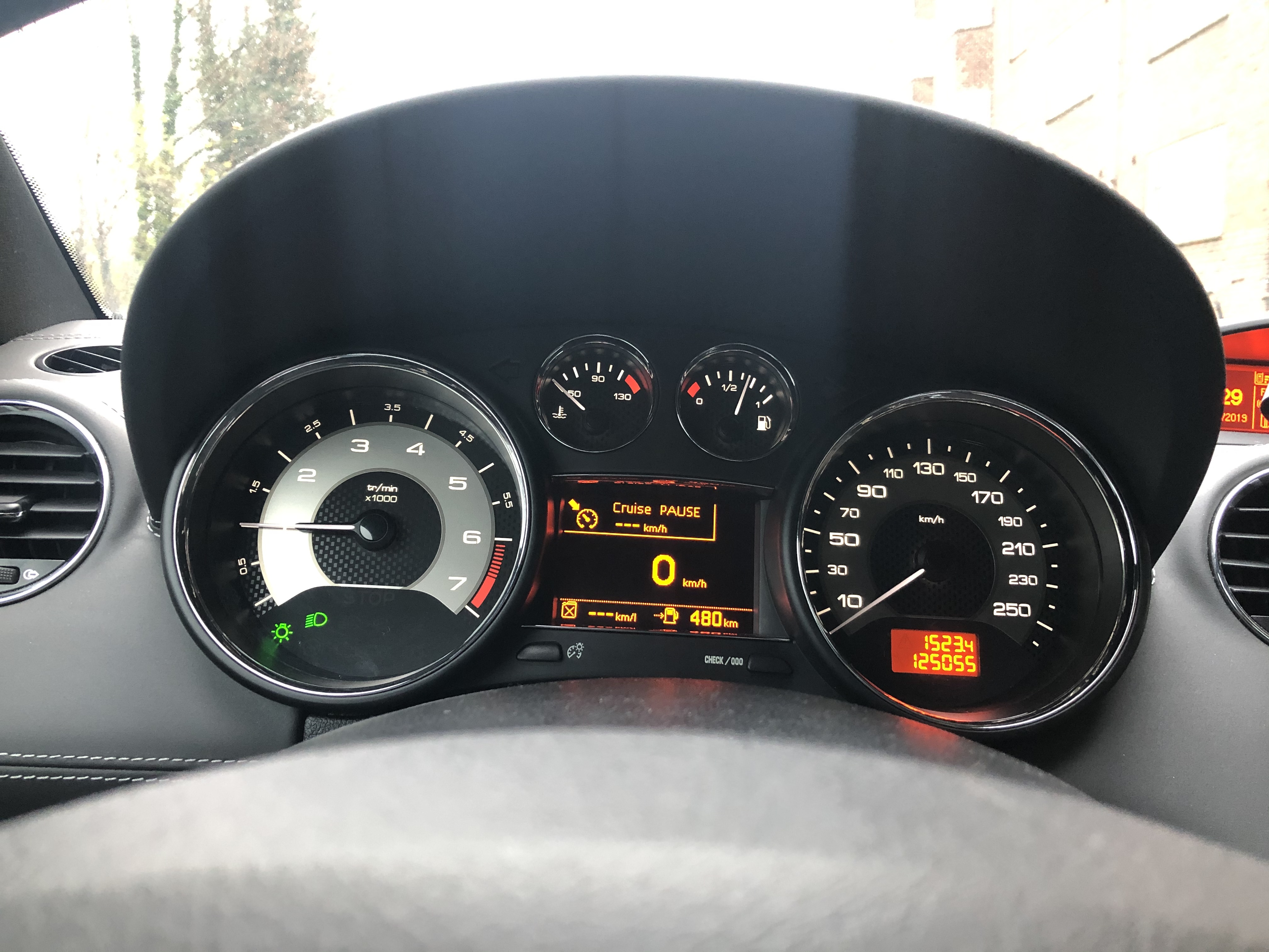 Hvid Peugeot RCZ fra 2011