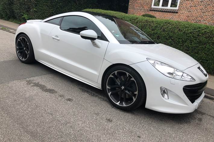 Hvid Peugeot RCZ fra 2011