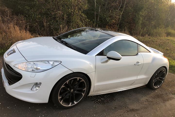 Hvid Peugeot RCZ fra 2011