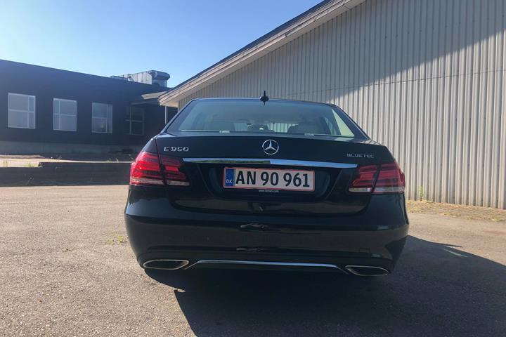 Sort Mercedes E350 fra 2014