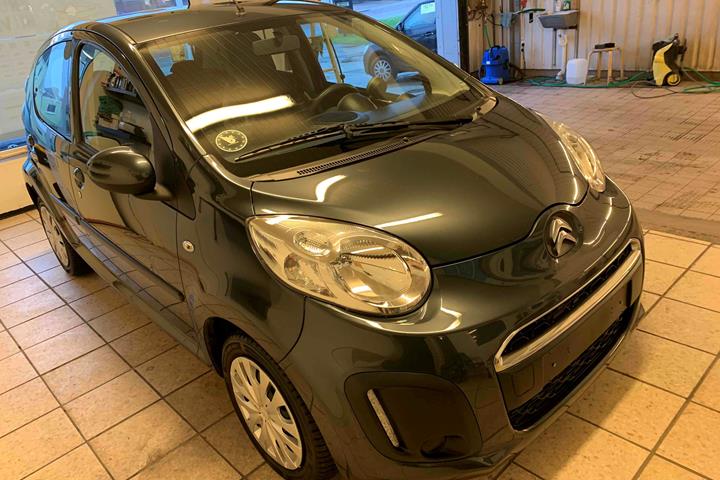 Grå Citroën C1 fra 2012