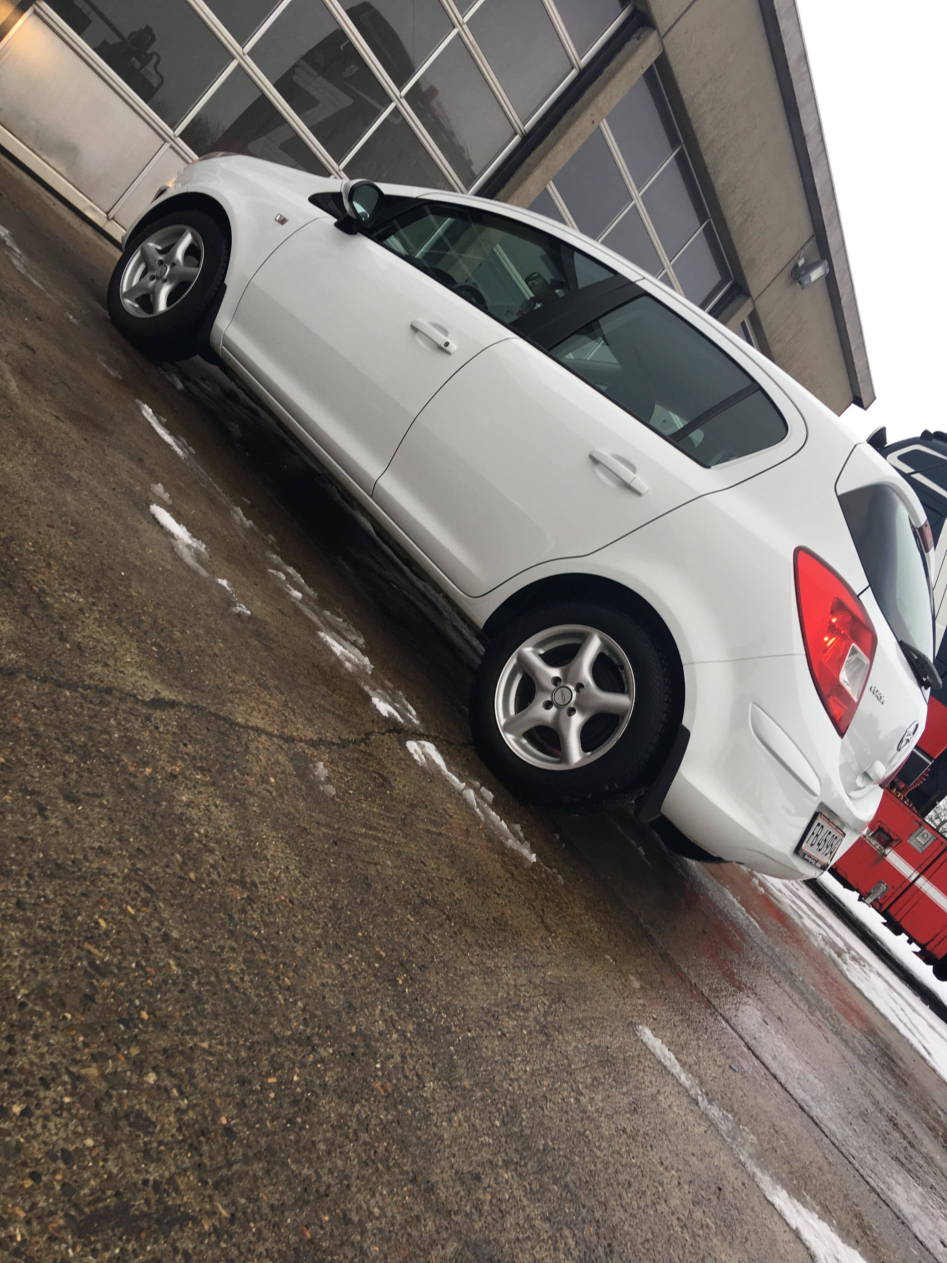 Hvid Opel Corsa fra 2011