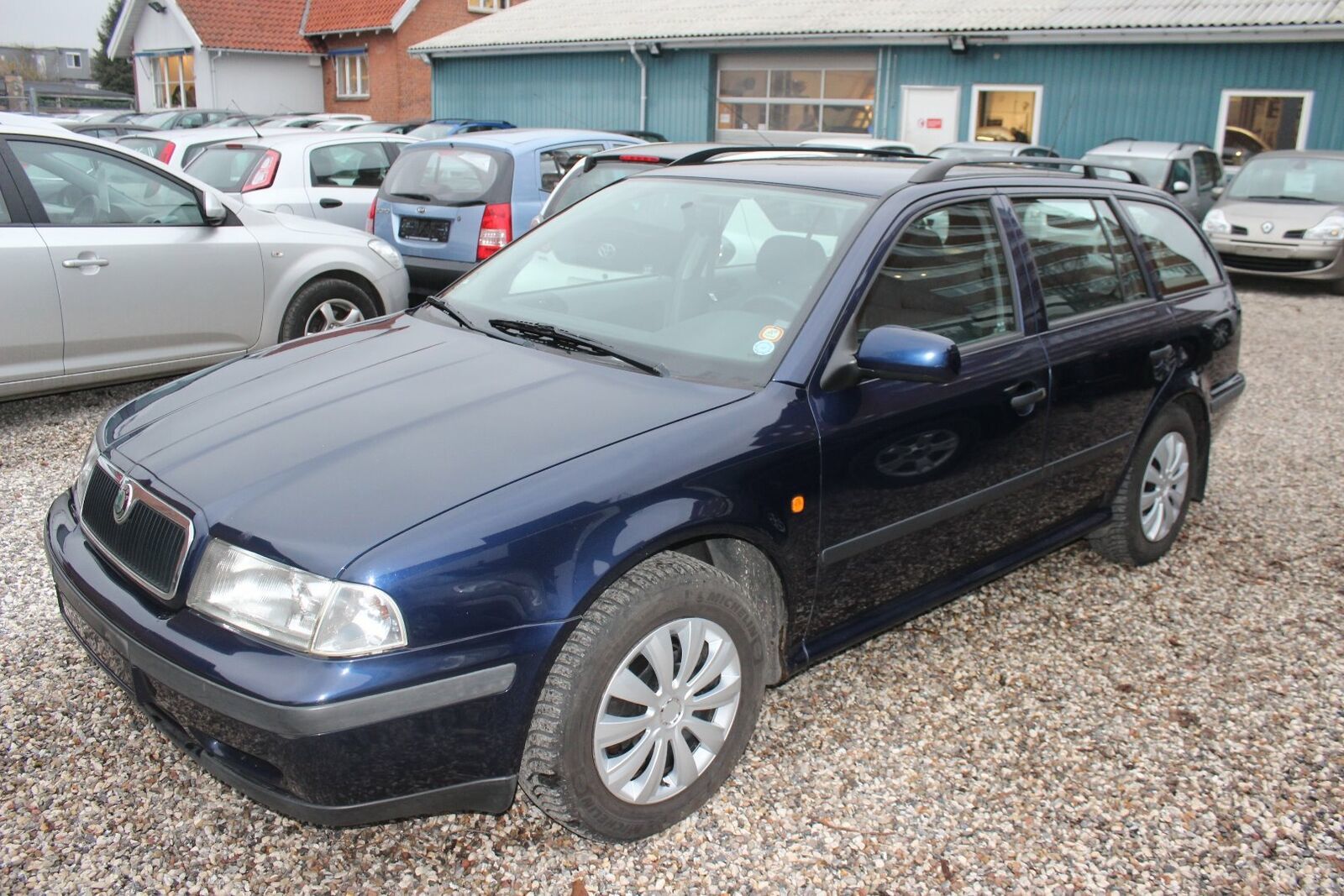 Blå Skoda Octavia fra 2000