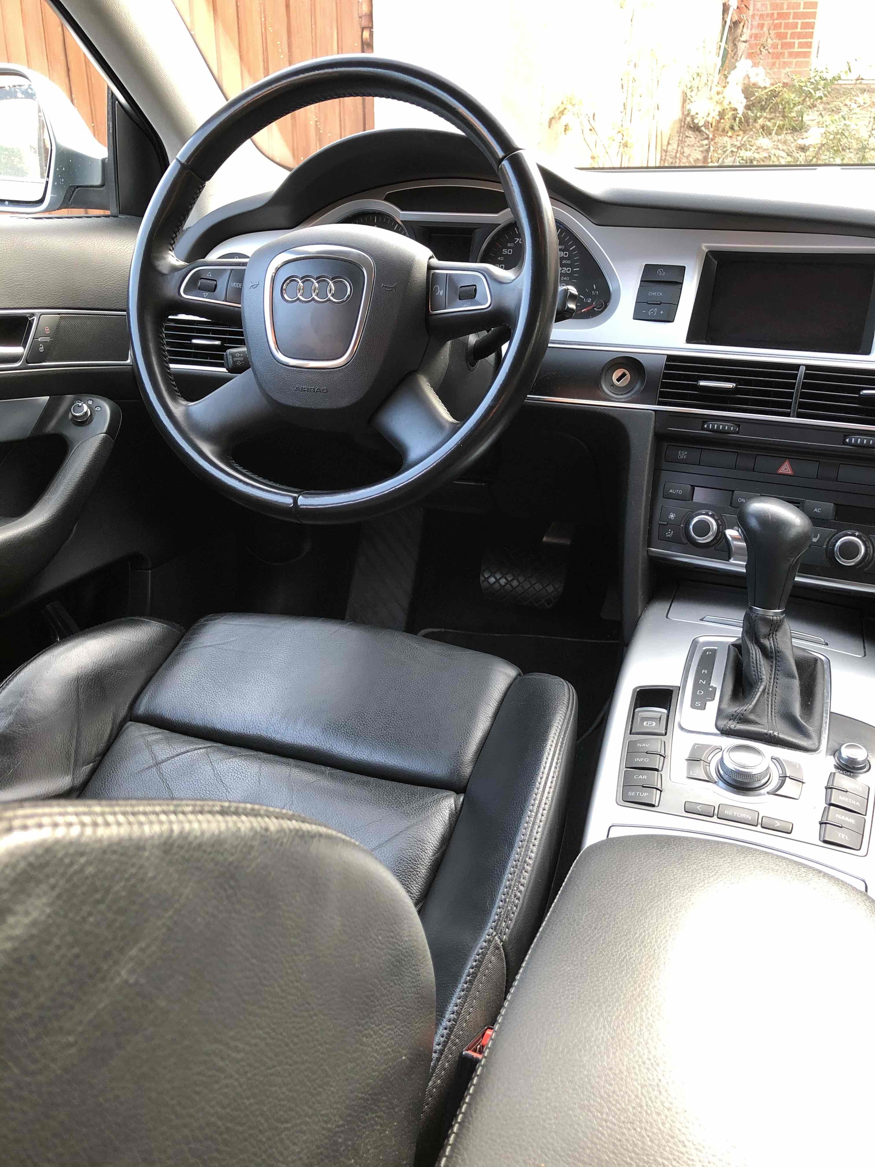 Sølv Audi A6 fra 2010