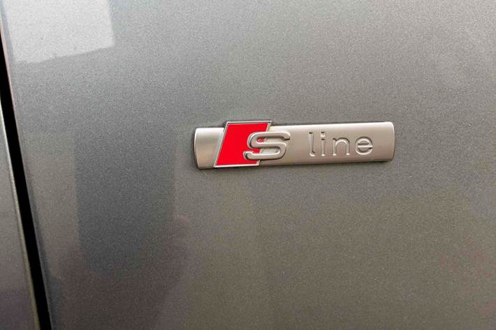 Sølv Audi A6 fra 2010