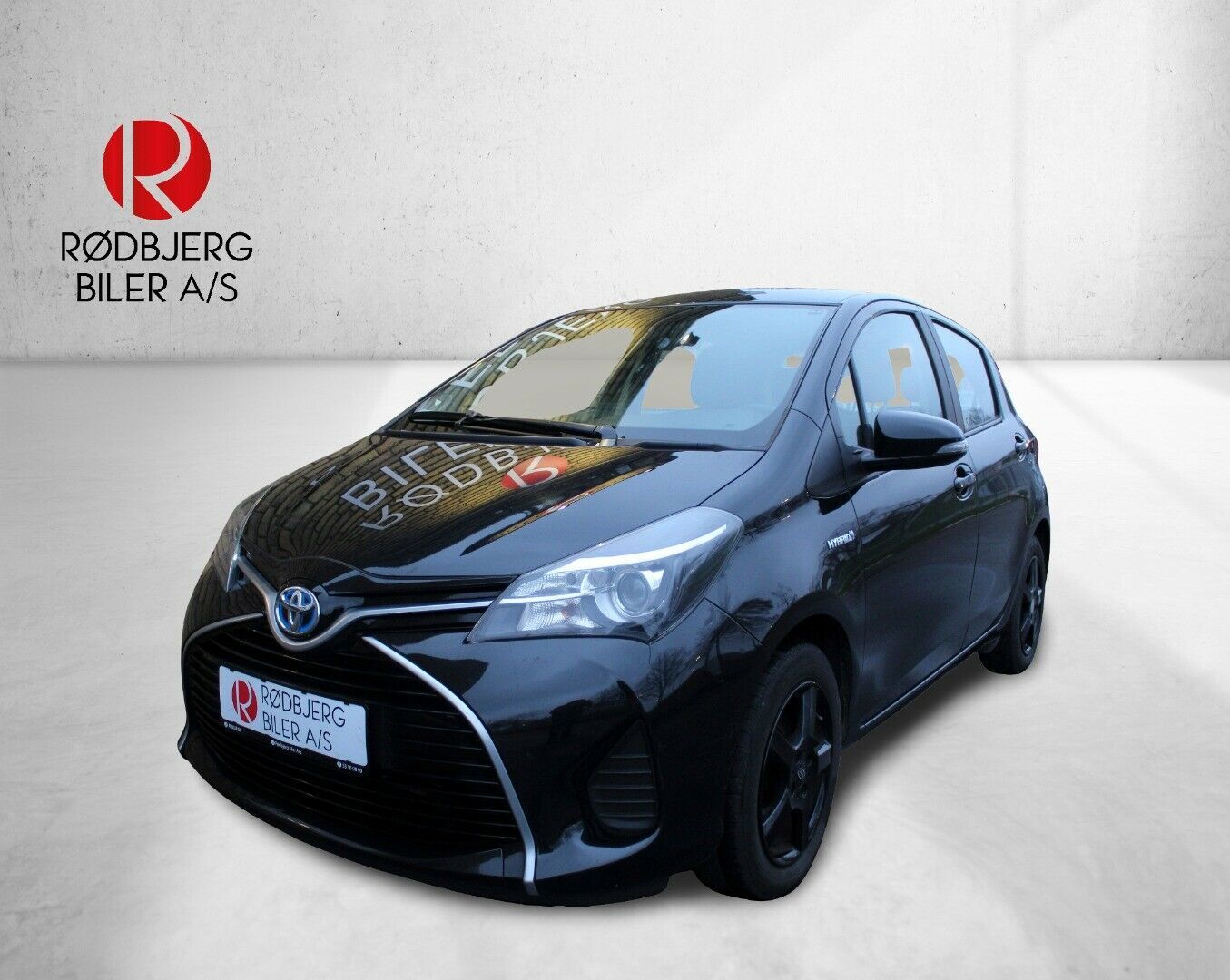 Grå Toyota Yaris fra 2016