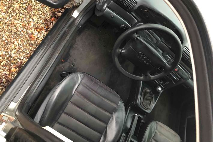 Sølv Audi A4 fra 1995