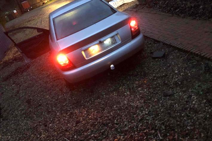 Sølv Audi A4 fra 1995