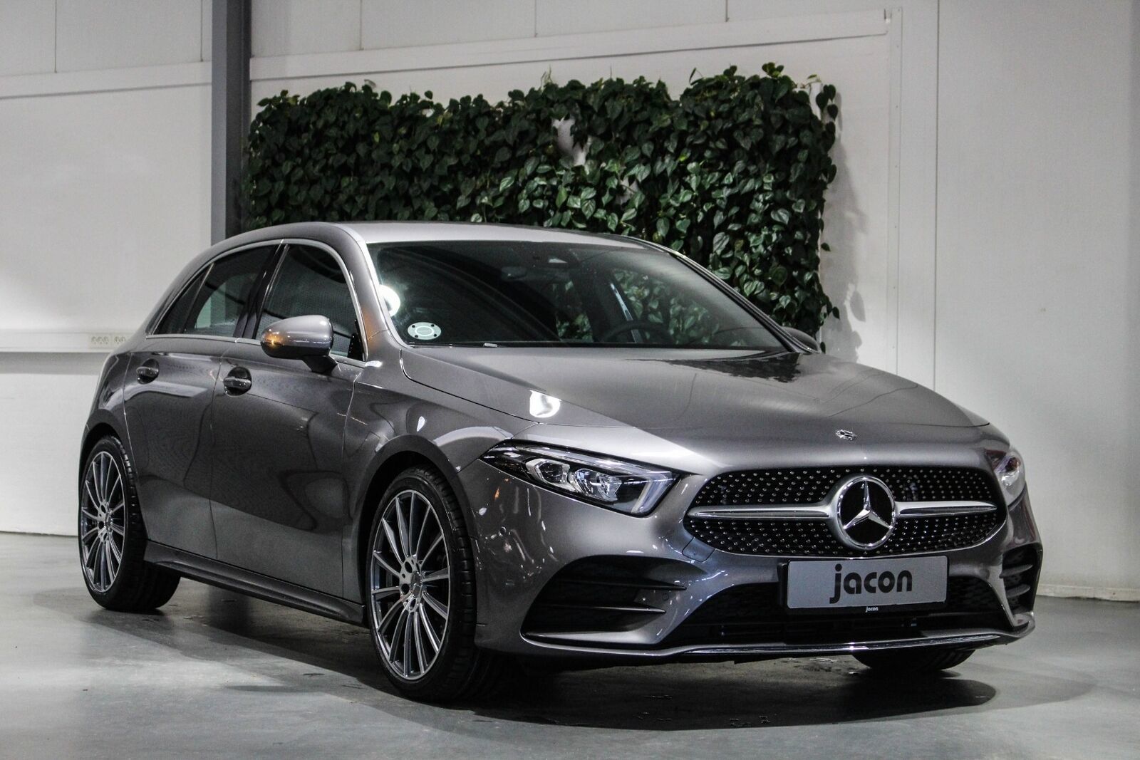 Grå Mercedes A200 d fra 2019