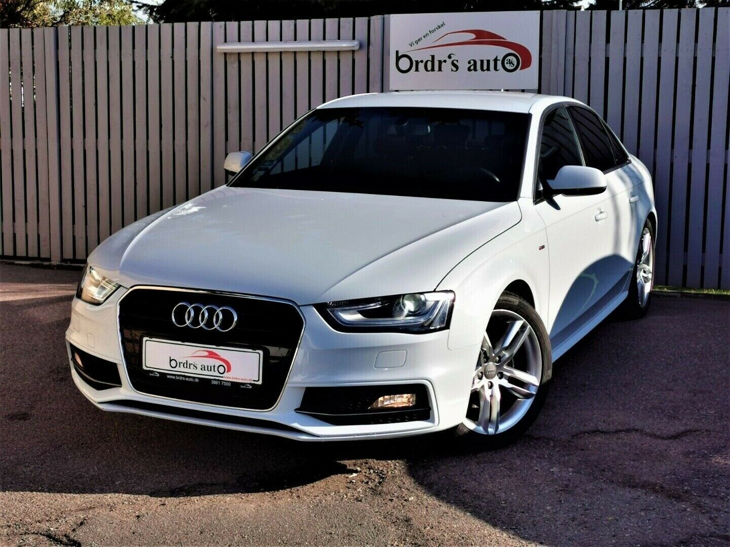 Hvid Audi A4 fra 2015