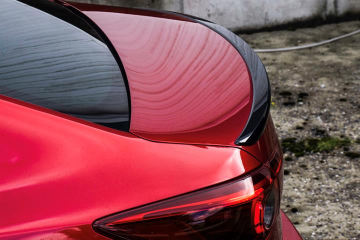 Rød Mazda 3 fra 2017