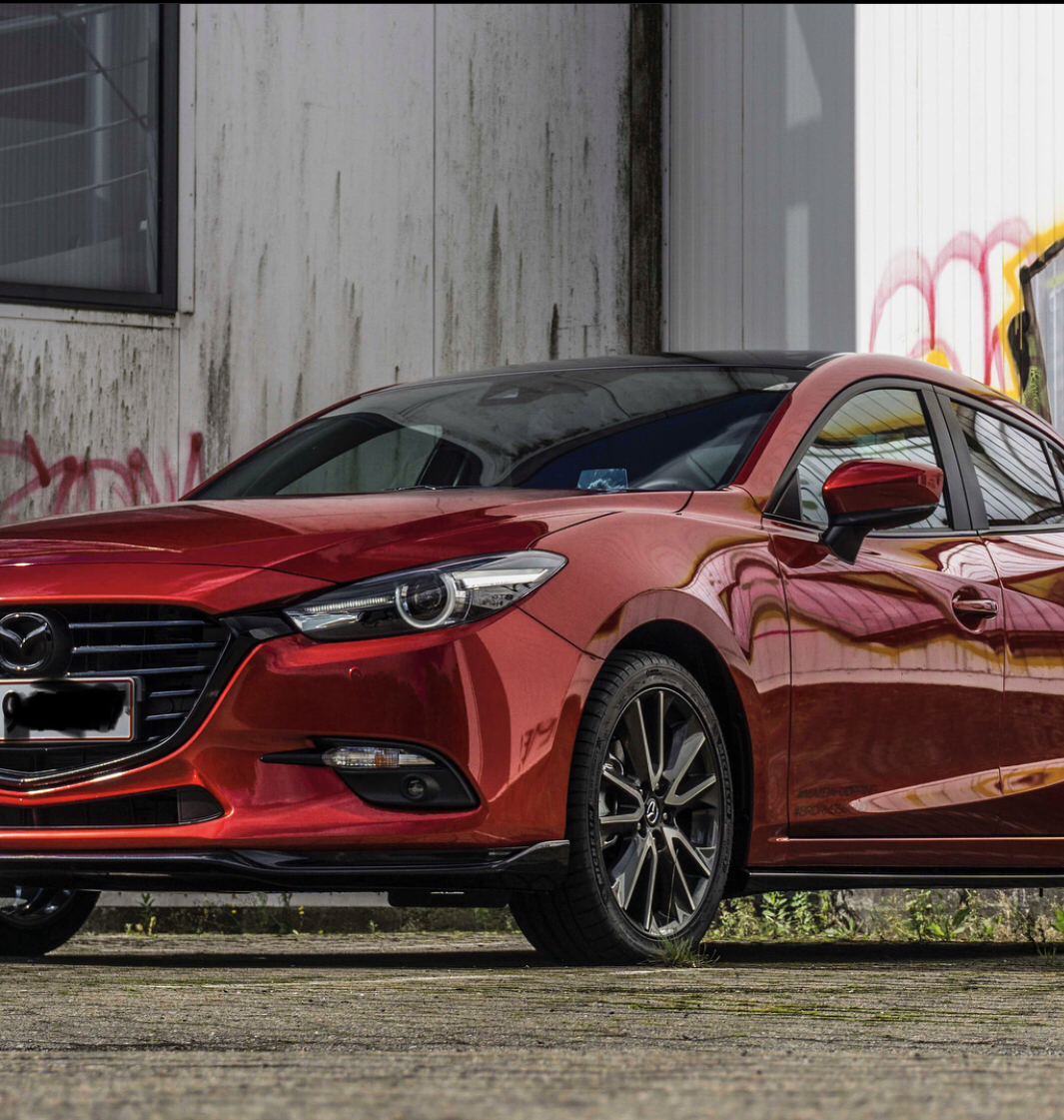 Rød Mazda 3 fra 2017