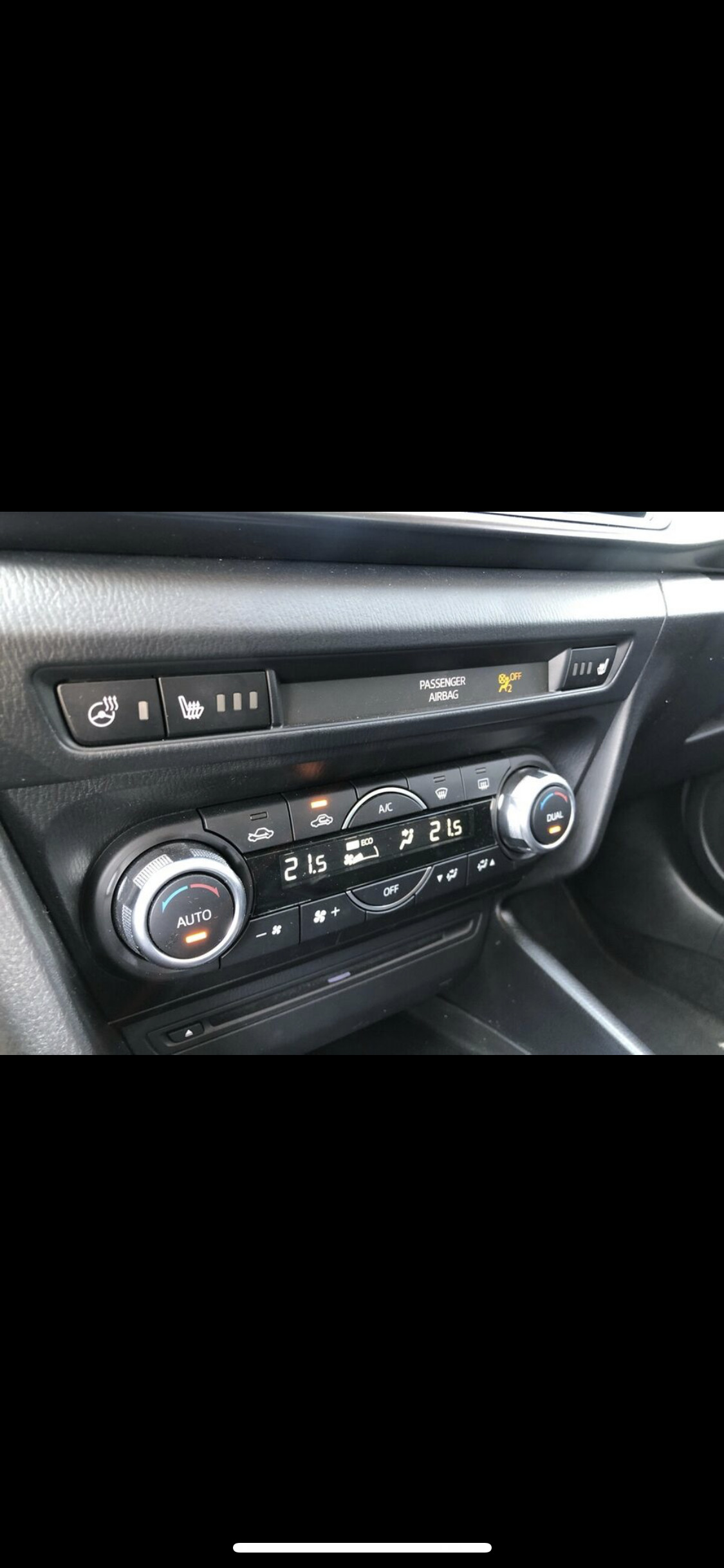 Rød Mazda 3 fra 2017