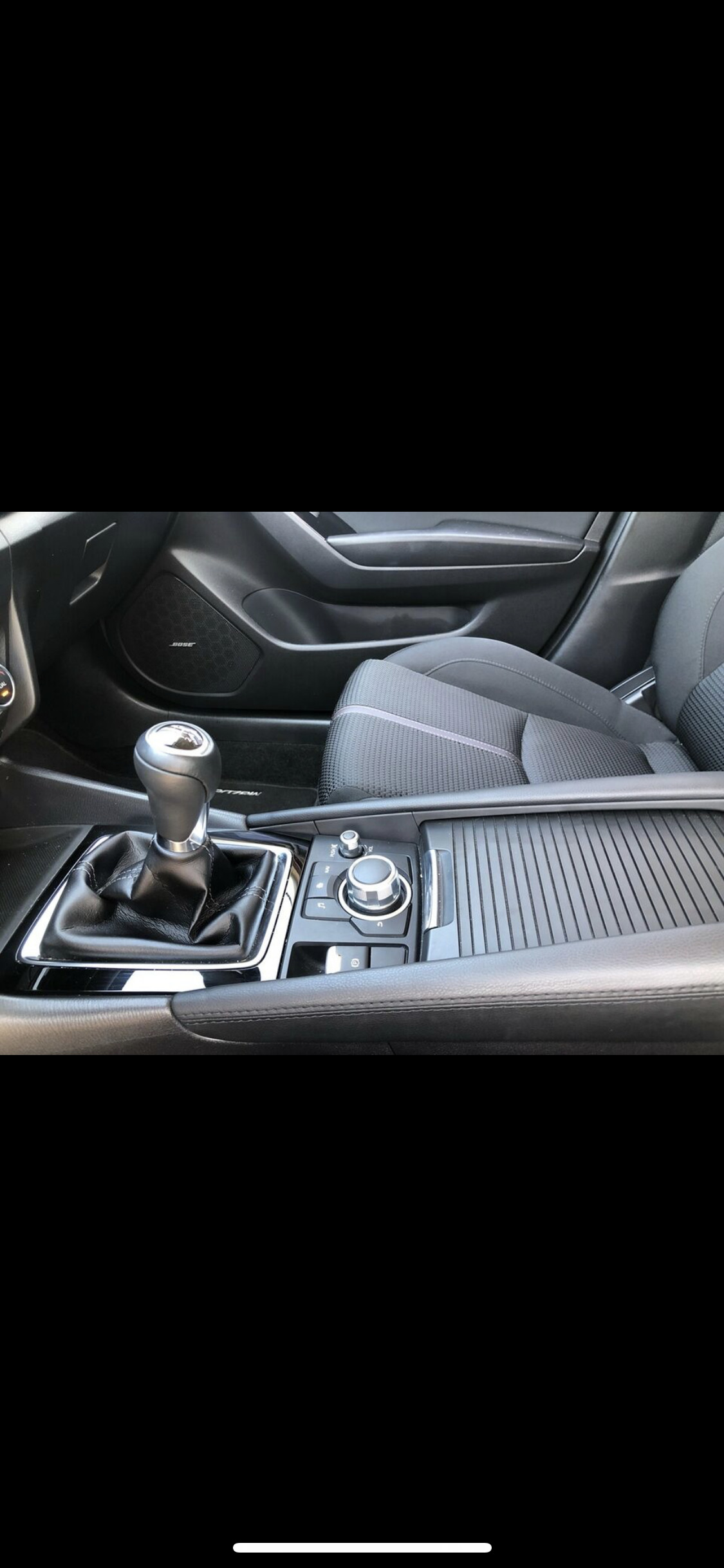 Rød Mazda 3 fra 2017