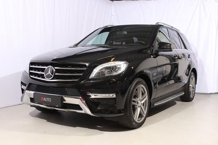 Grå Mercedes ML350 fra 2012