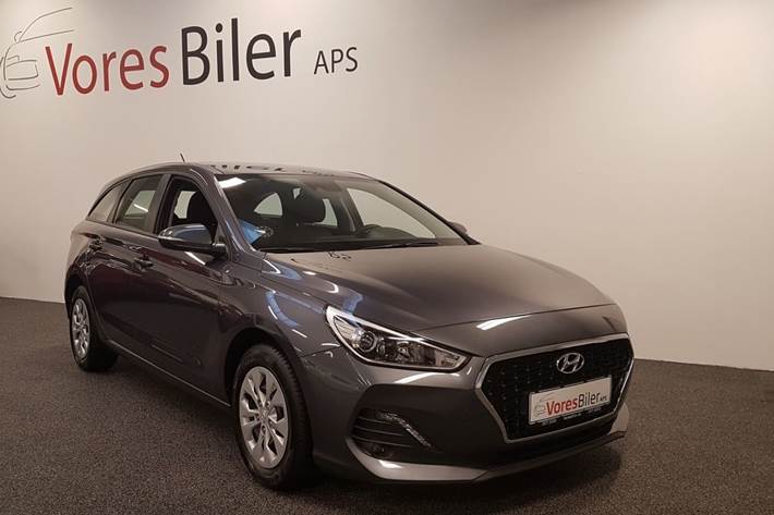 Grå Hyundai i30 fra 2019