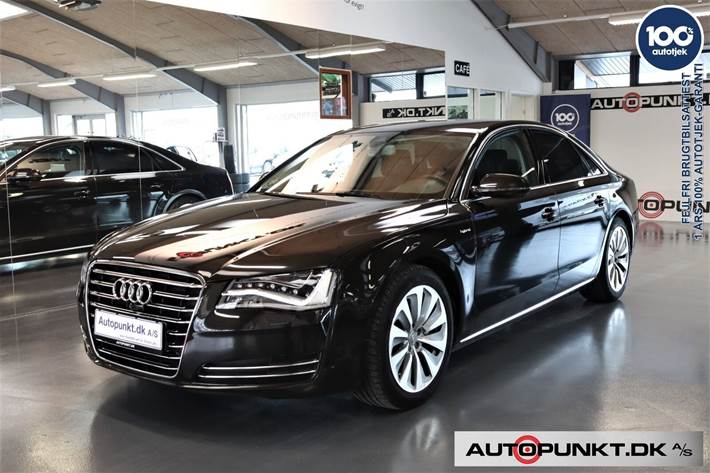 Grå Audi A8 fra 2012