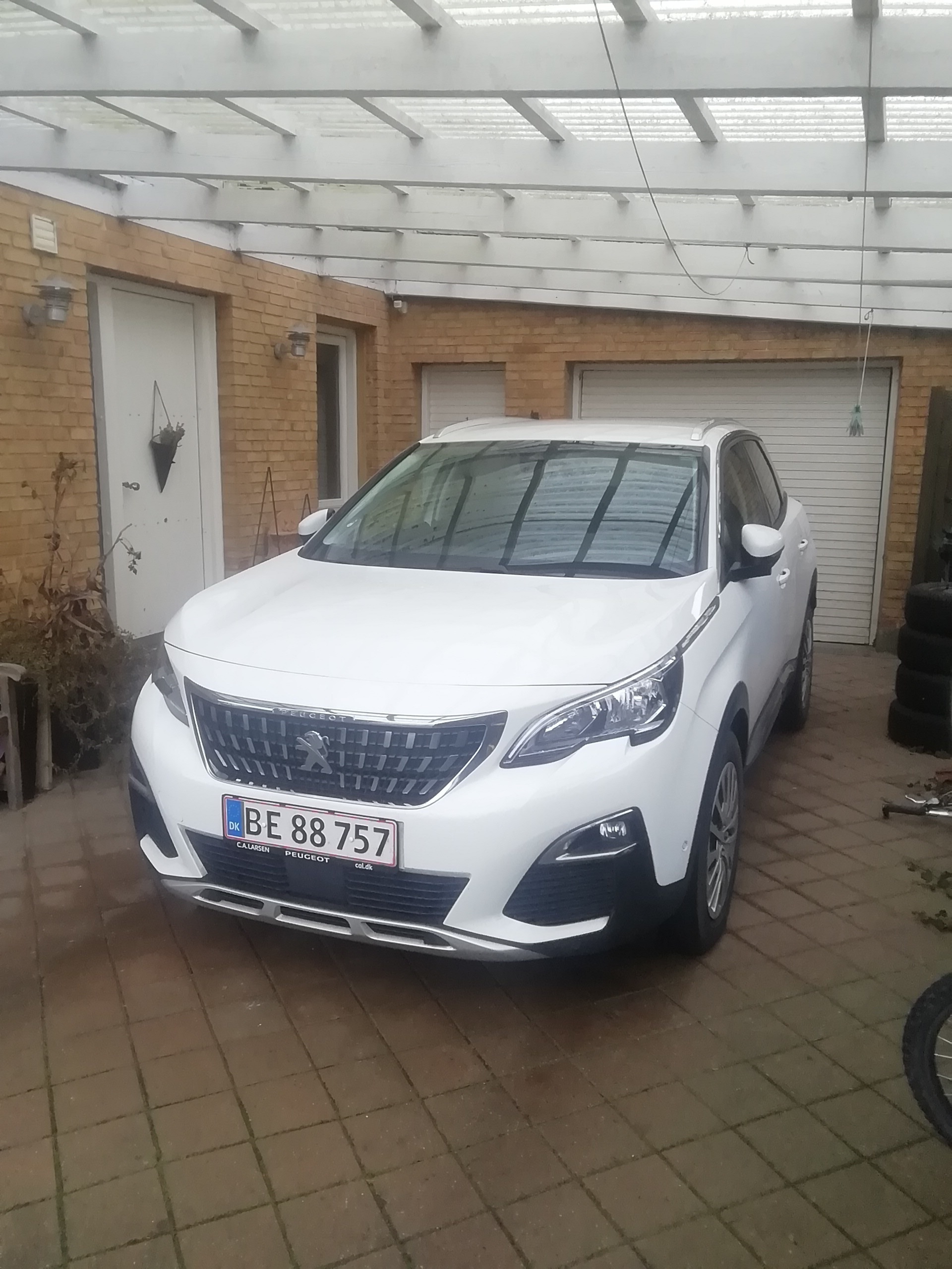 Hvid Peugeot 3008 fra 2016