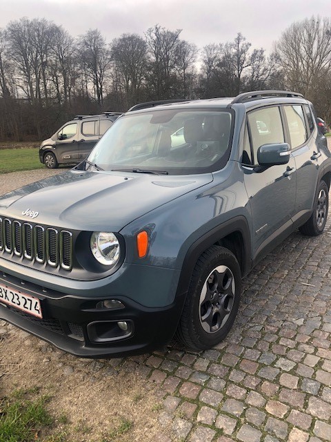 Grå Jeep Renegade fra 2016