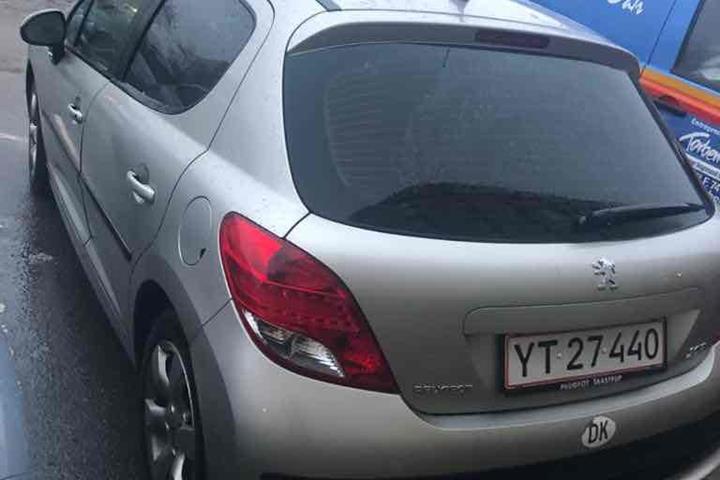 Guld Peugeot 207 fra 2007