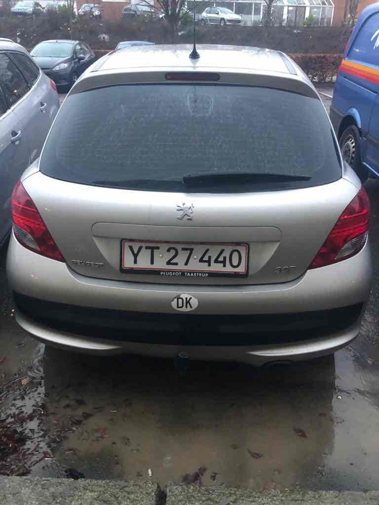 Guld Peugeot 207 fra 2007