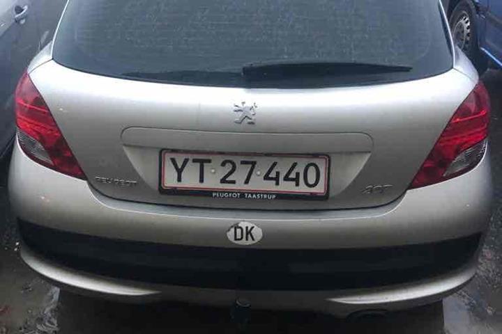 Guld Peugeot 207 fra 2007