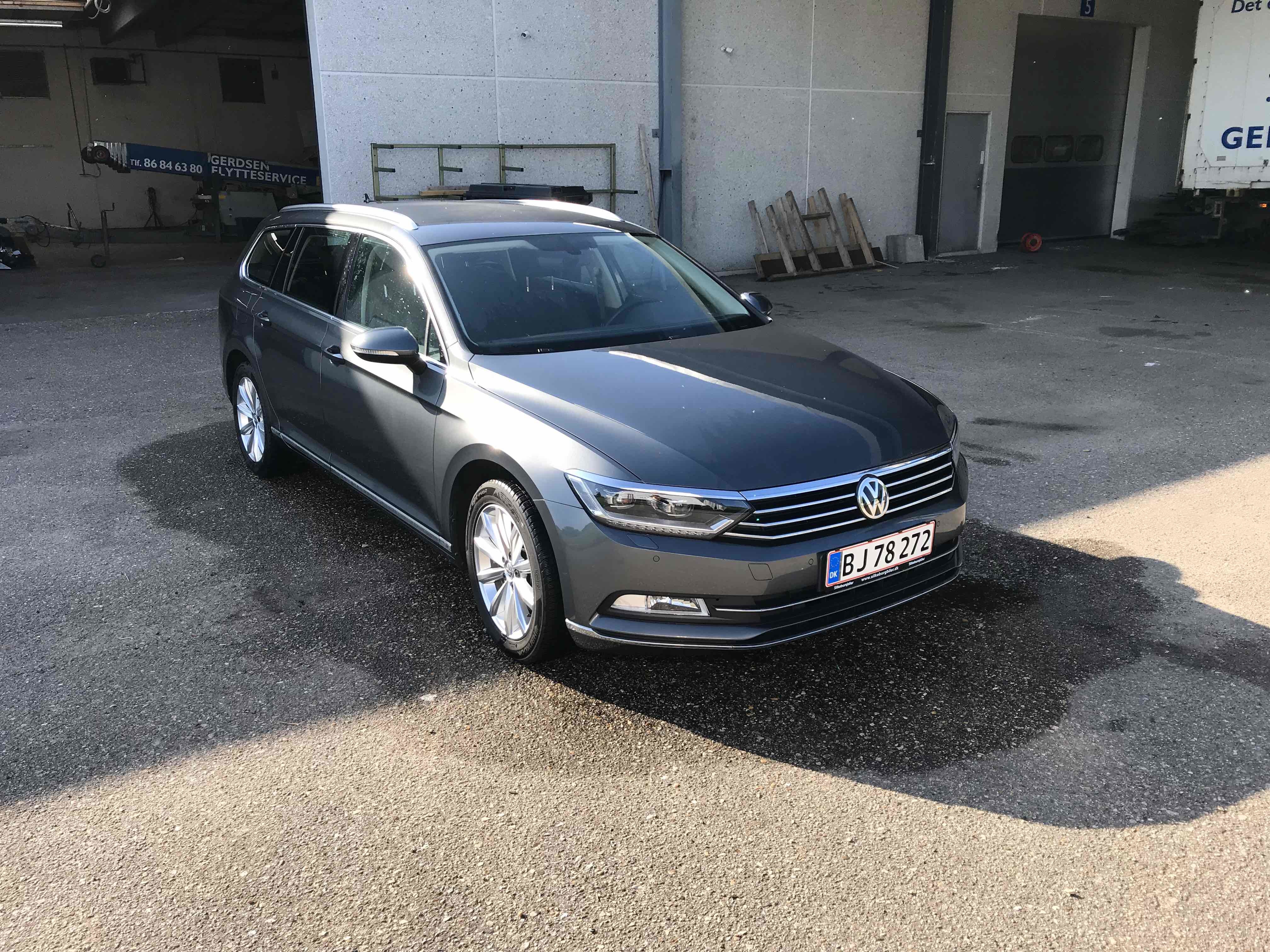 Grå VW Passat fra 2016