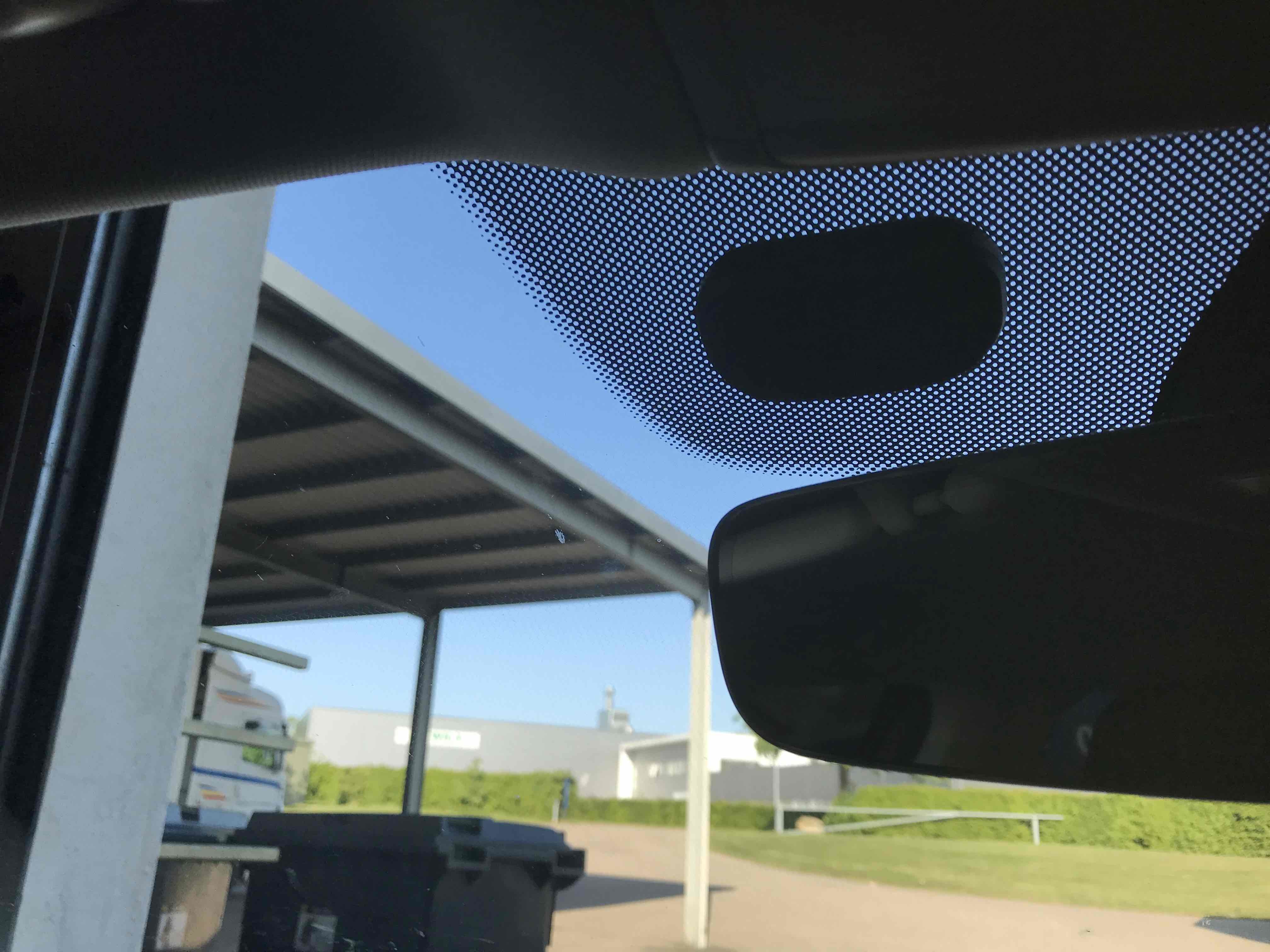 Grå VW Passat fra 2016