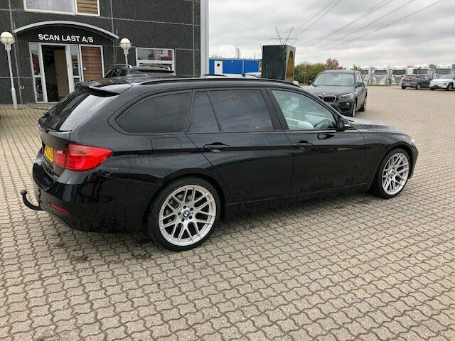 Sort BMW 320d fra 2014