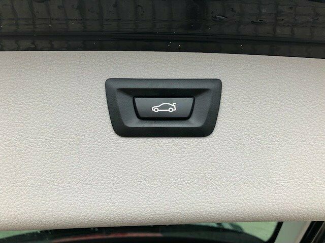 Sort BMW 320d fra 2014