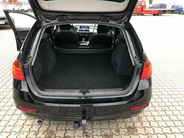 Sort BMW 320d fra 2014